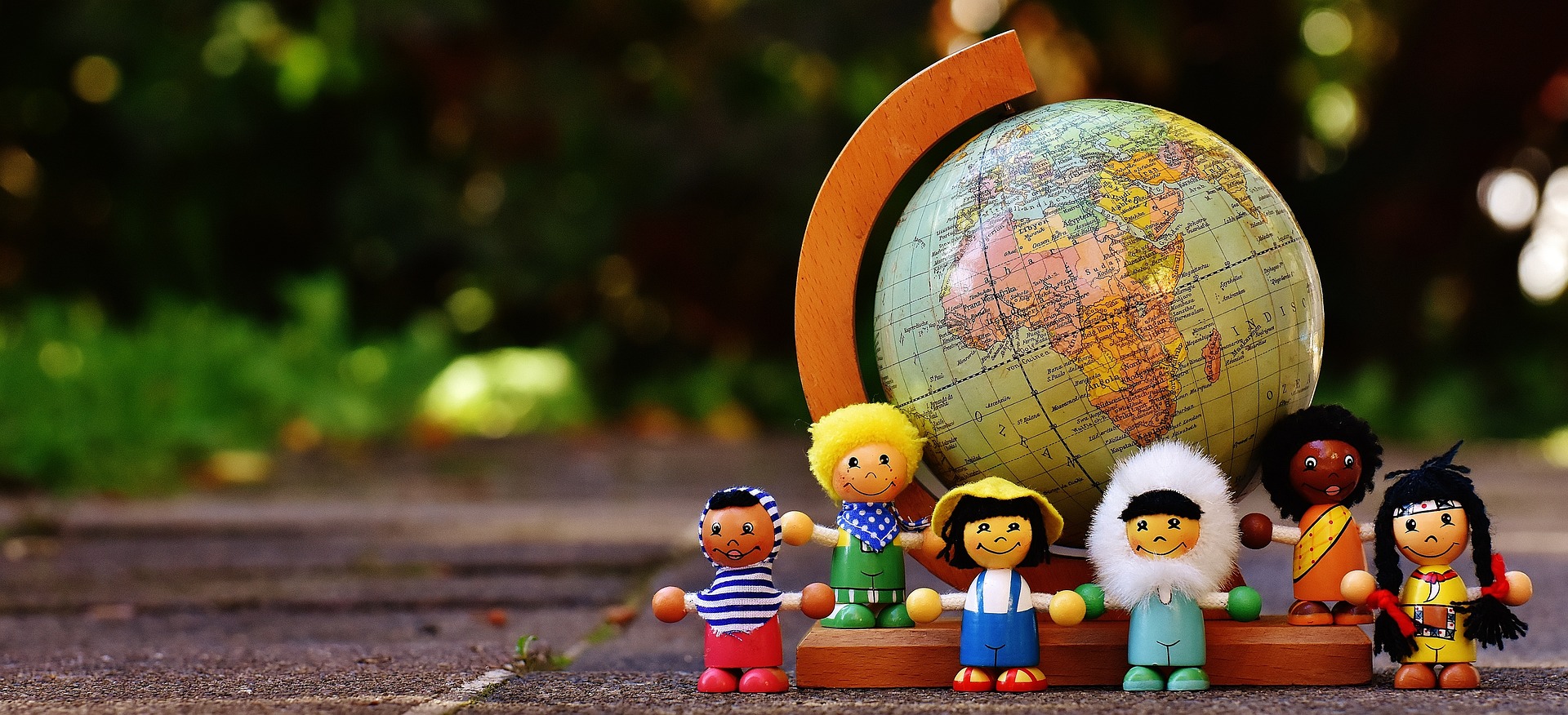 different-nationalities-1743396_1920